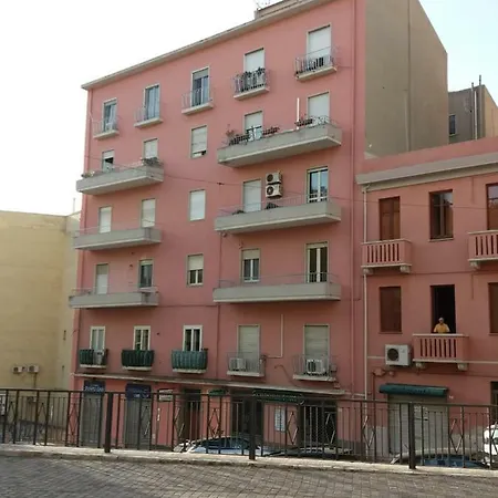 Casa Giulia * קליארי